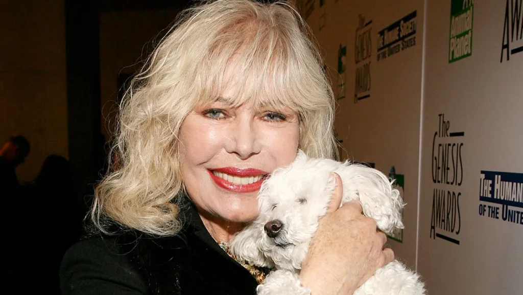 Loretta Swit, Emmy-Winning ‘MAS*H’ Icon Who Played ‘Hot Lips’ Houlihan, Dies at 87