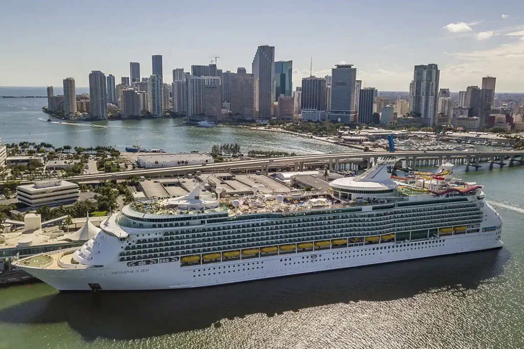 cruise ship illness 2025: Caribbean Cruise Turns Nightmare as Stomach Bug Outbreak 140+ Passengers and Crew.